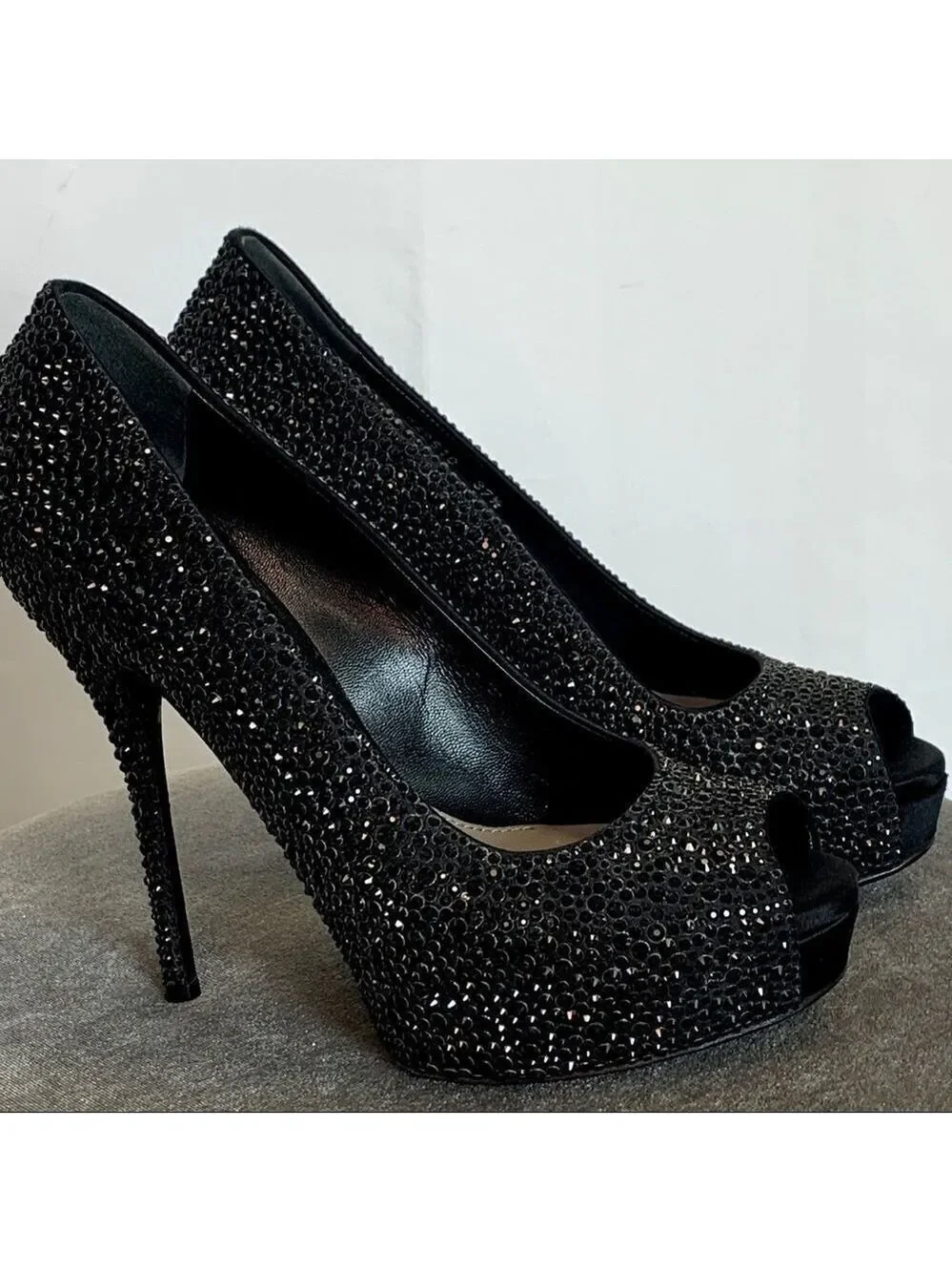 Gucci Black Satin Strass Embroidered Sofia Etoile Peep Toe Pumps Size 37.5 🔥